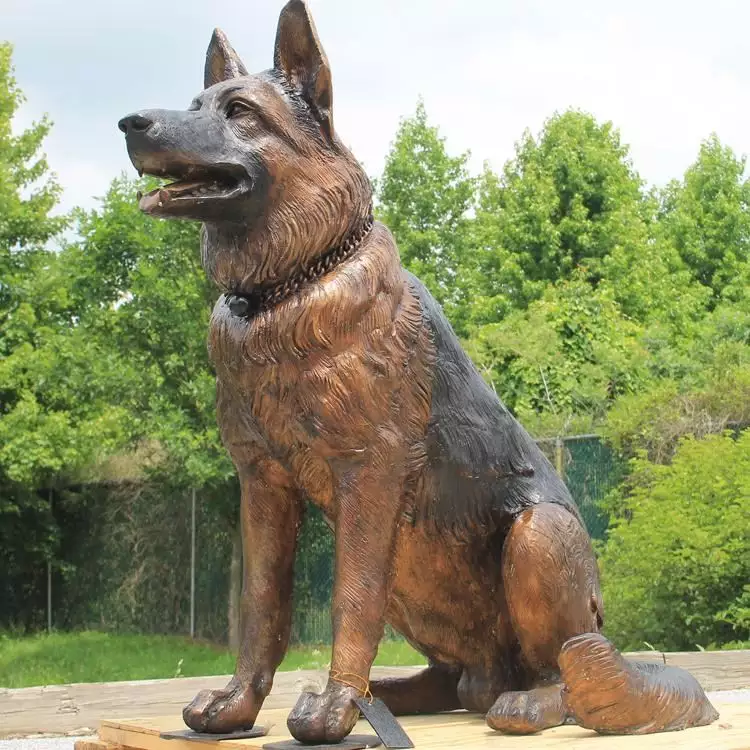 中国工厂推广德国真人大小牧羊犬纪念雕像